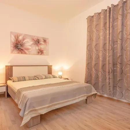 Lejlighed Two-bedroom In *