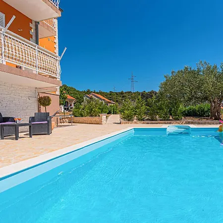 Two-bedroom In شقة