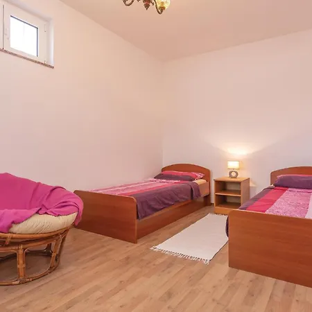 Two-bedroom In Lejlighed *