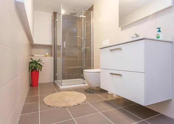 Two-bedroom In Διαμέρισμα *